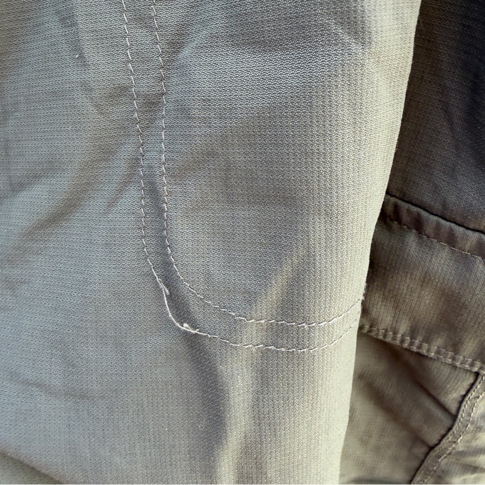 Columbia Women’s Grey Cargo Pants - Lightweight Outdoor Utility - Picture 3 of 4